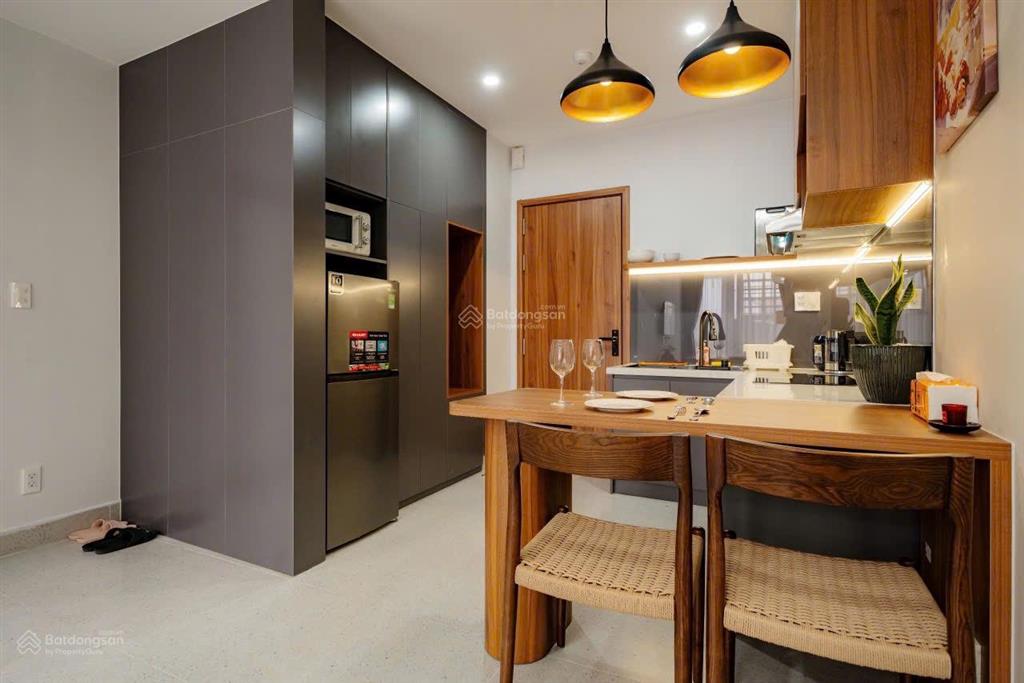 Căn hộ 1 phòng ngủ ban công lớn cực thoáng nội thất cao cấp ở nguyễn cửu vân giáp quận 1