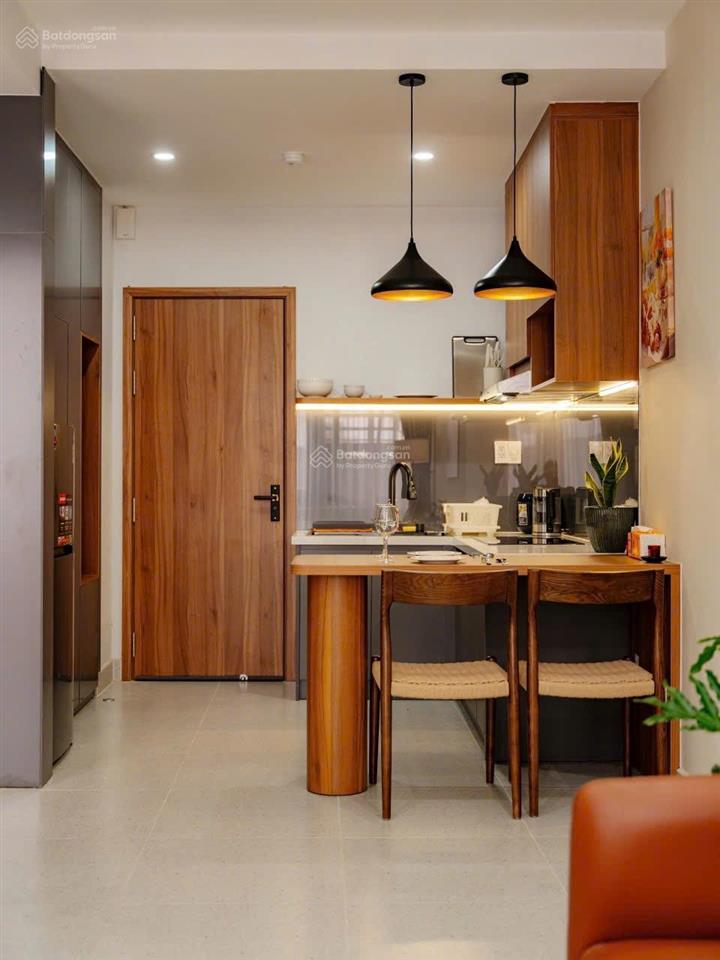 Căn hộ 1 phòng ngủ ban công lớn cực thoáng nội thất cao cấp ở nguyễn cửu vân giáp quận 1