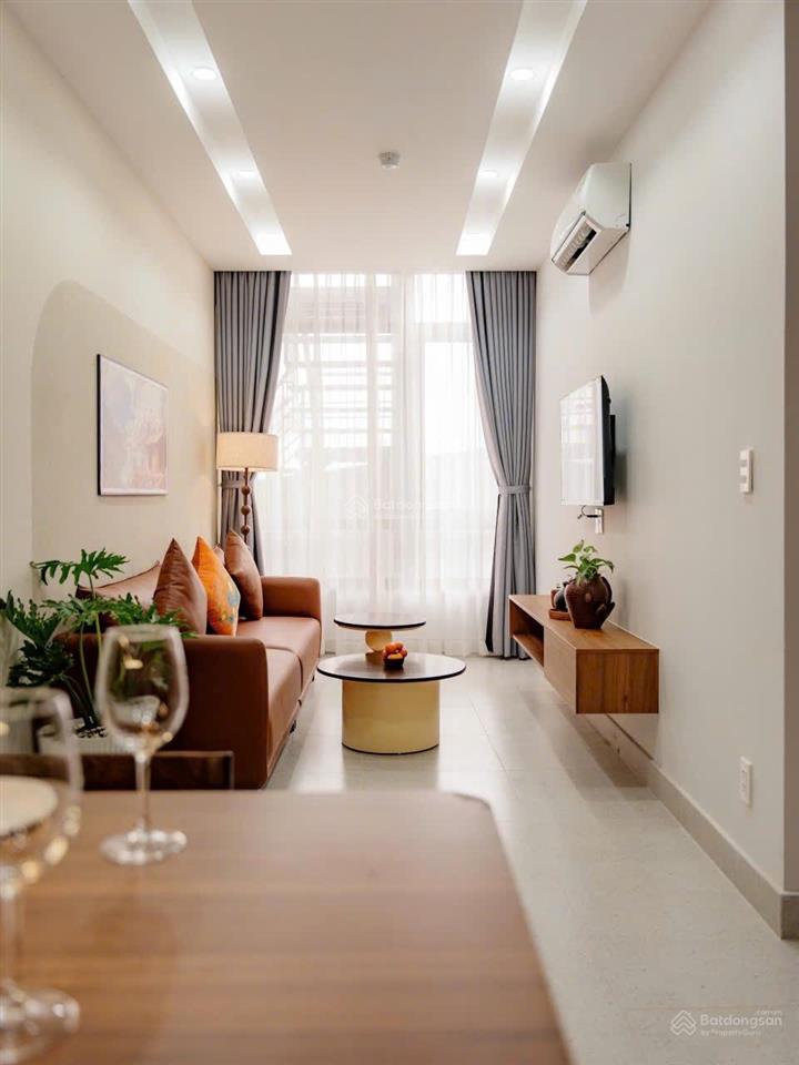 Căn hộ 1 phòng ngủ ban công lớn cực thoáng nội thất cao cấp ở nguyễn cửu vân giáp quận 1
