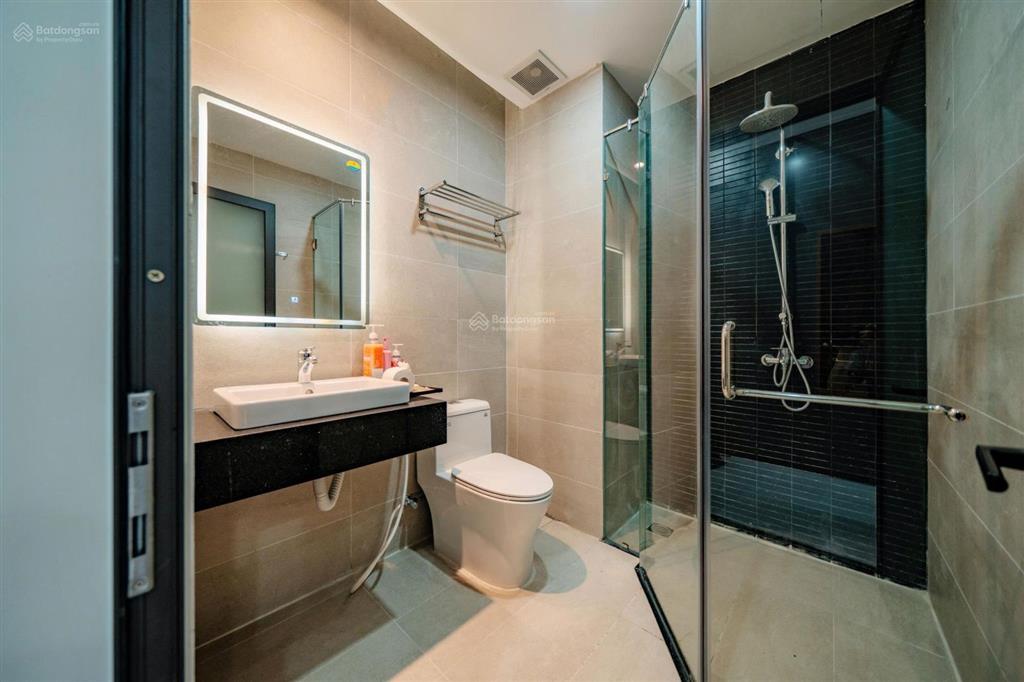 Căn hộ 1 phòng ngủ ban công lớn cực thoáng nội thất cao cấp ở nguyễn cửu vân giáp quận 1