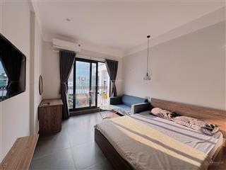 Căn hộ dịch vụ ban công xa bếp rộng 40m2 full nội thất ở gần đại học uef, hutech, ngã tư hàng xanh