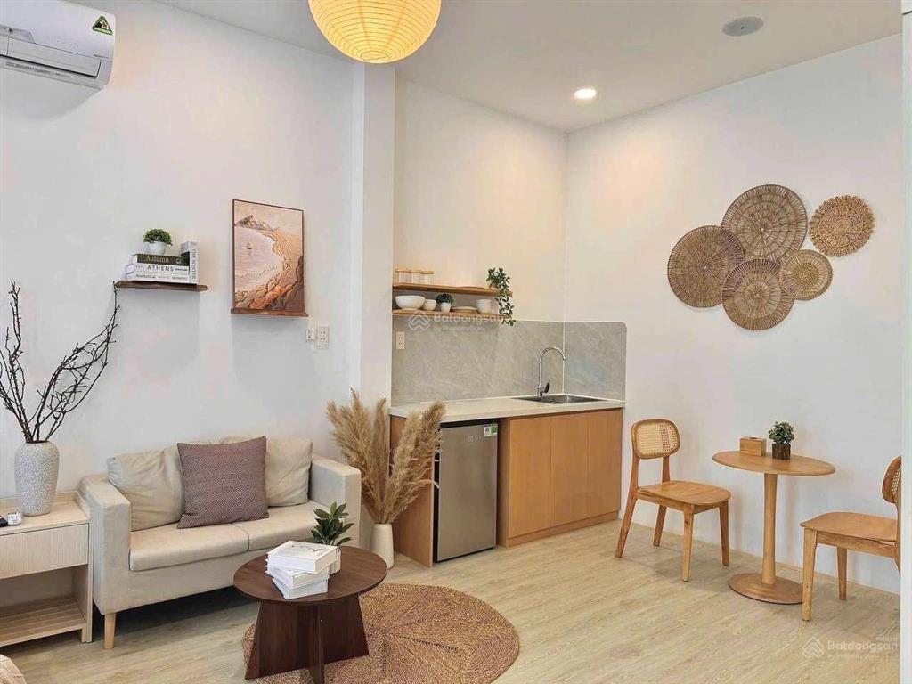 Khai trương căn hộ tách bếp balcon thoáng, nội thất hiện đại ngay khu phan xích longvũ huy tấn