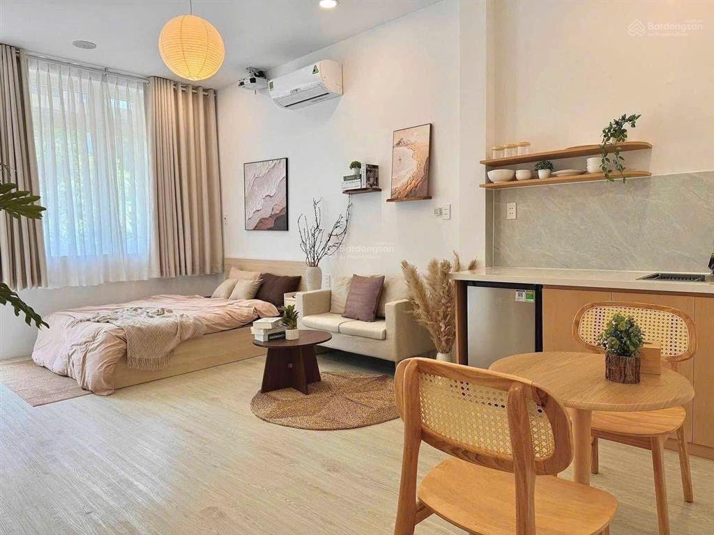 Khai trương căn hộ tách bếp balcon thoáng, nội thất hiện đại ngay khu phan xích longvũ huy tấn