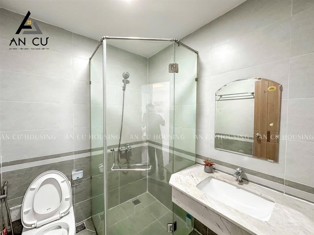 Căn hộ 1 phòng ngủ ban công phòng khách lớn ban công thoáng ở nguyễn cửu vân gần ngã tư hàng xanh