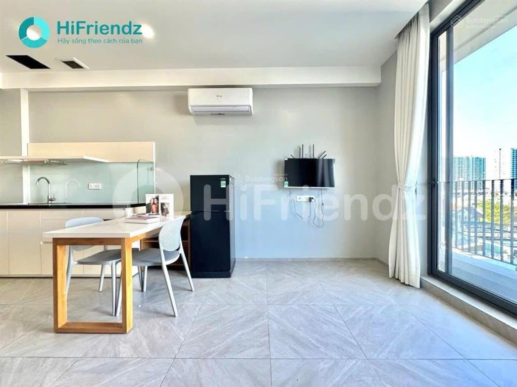 Căn hộ 1 phòng ngủ ban công lớnphòng khách rộngđiện biên phủ, bình thạnh sát ngã tư hàng xanh, q1