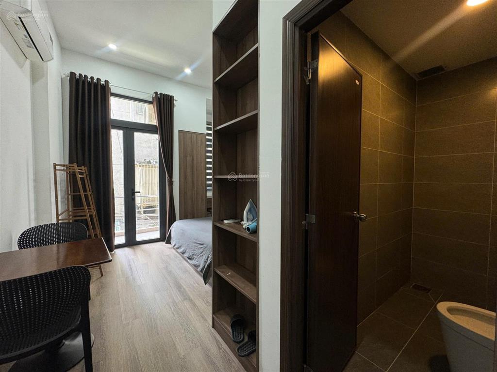 Căn hộ ban công cửa sổ lớn xa bếp full nội thấy cao cấp nhà thang máy ở hoàng sa, tân định, quận 1