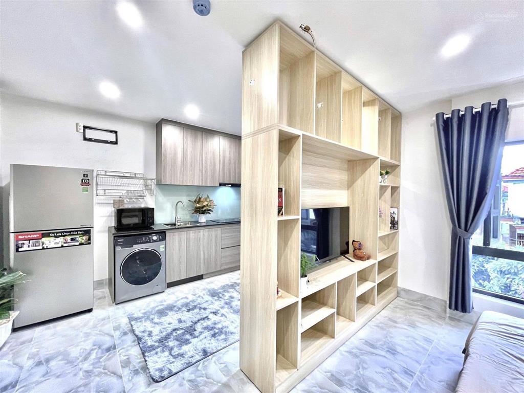 Căn hộ nhiều cửa sổ, tách bếp, máy giặt riêng, nhà thang máy, hầm xe lớn nguyễn xí bình thạnh