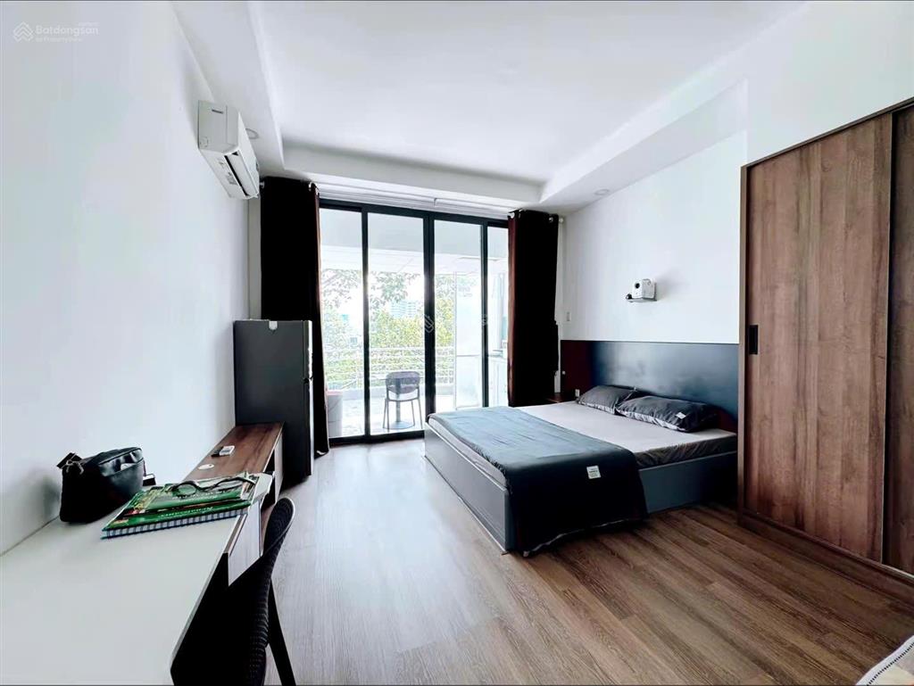 Căn hộ 1 phòng ngủ tách bếp ban công lớn full nội thất cao cấp view sông khu yên tĩnh ở hoàng sa q1