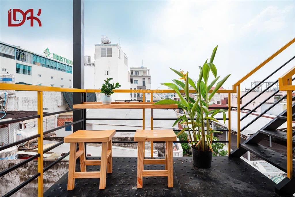 Căn hộ 1 phòng ngủ ban công nhà thang máy tách bếp riêng ban công lớn ở bùi đình tuý bình thạnh