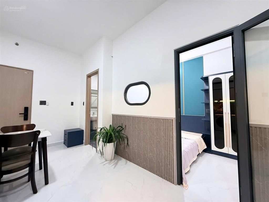 Căn hộ 1 phòng ngủ, cửa sổ lớn, phòng khách rộng, khu bếp đầy đủ tiện nghi ở nguyễn xí, gần vlu