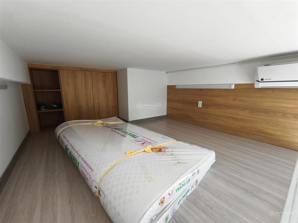 Căn hộ có gác, tách bếp, cửa sổ lớn ở xô viết nghệ tĩnh, gần ngã tư hàng xanh, uef, hutech, vlu