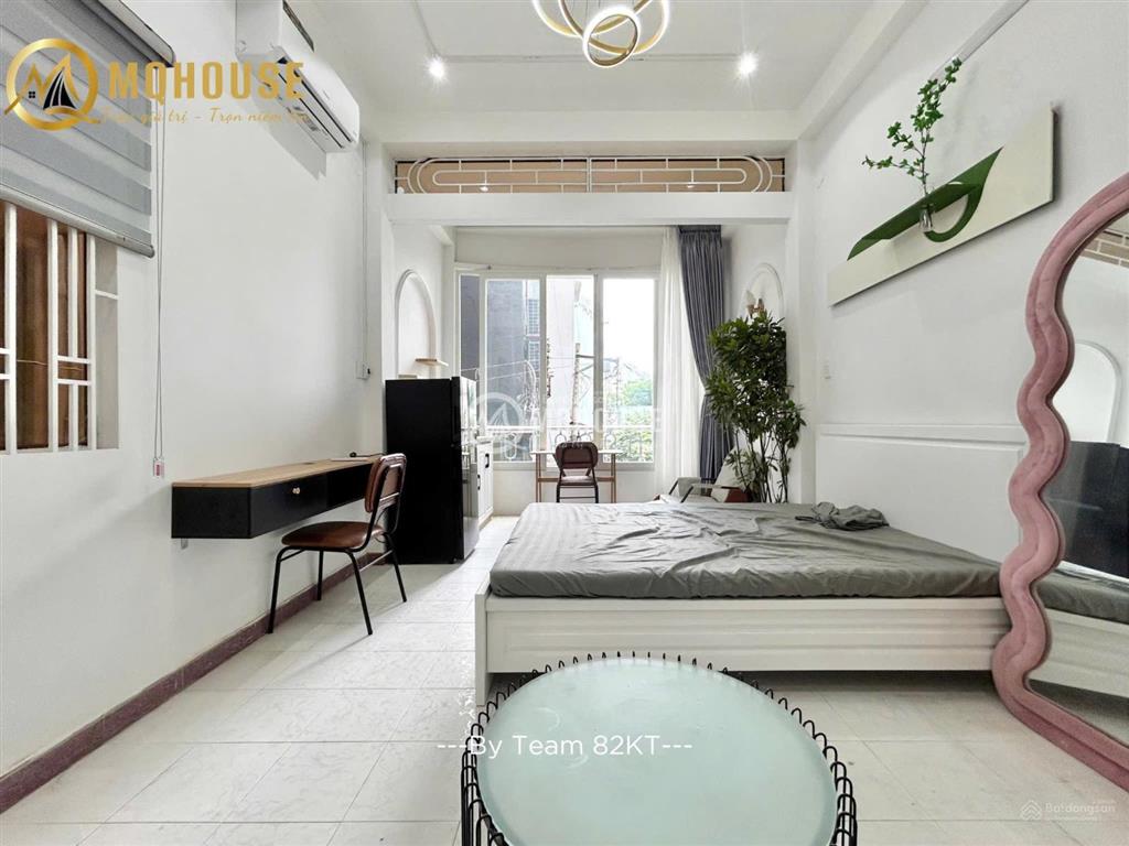 Căn hộ ban công, cửa sổ lớn, khu bếp xa giường, ở điện biên phủ gần ngã tư hàng xanh, gần uef, hiu
