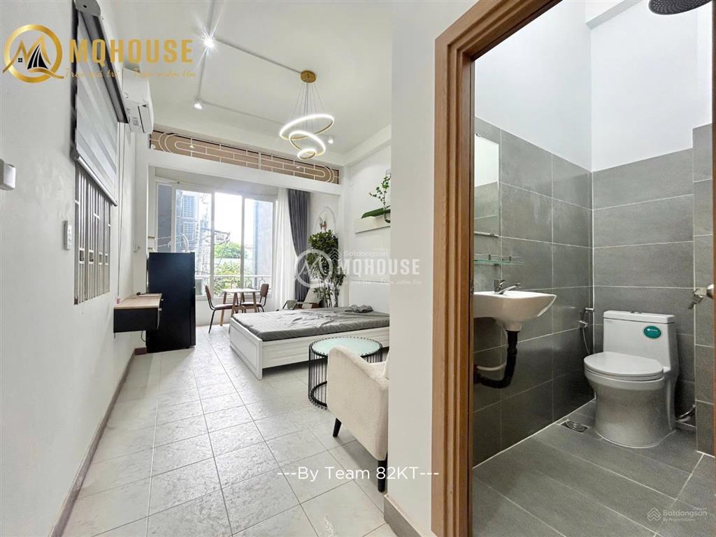 Căn hộ ban công, cửa sổ lớn, khu bếp xa giường, ở điện biên phủ gần ngã tư hàng xanh, gần uef, hiu
