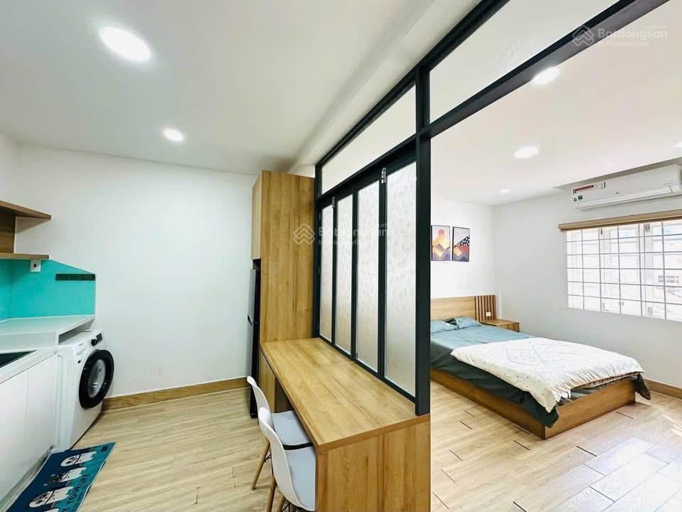 Căn hộ 1 phòng ngủ nhiều cửa sổ thoáng, máy giặt riêng, phòng ngủ rộng, ở võ oanh gần uth, uef