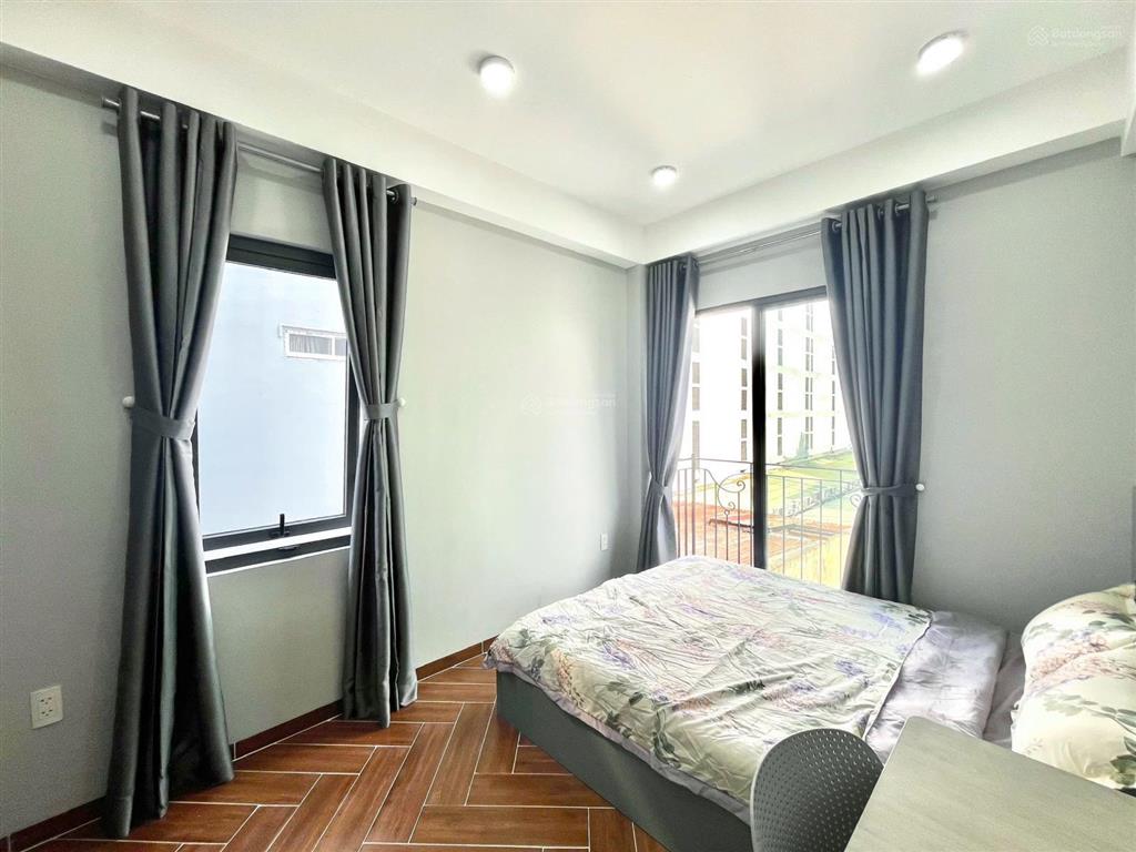 Căn hộ ban công lớn, nhiều cửa sổ, máy giặt riêng, xa bếp ở bùi đình tuý gần uef hutech hiu vlu