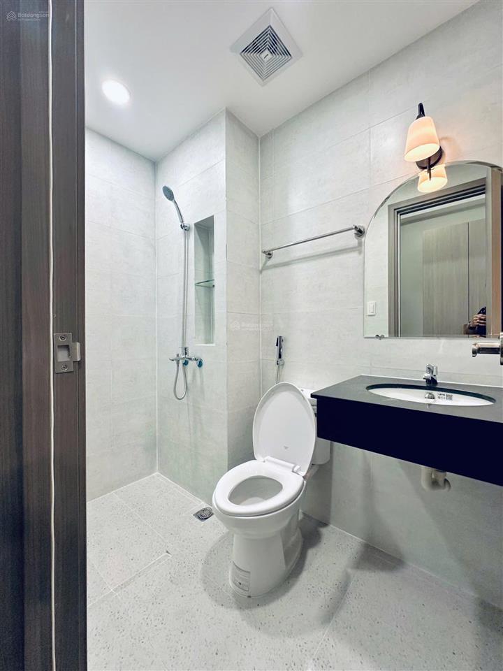 Căn hộ ban công lớn, nhiều cửa sổ, máy giặt riêng, xa bếp ở bùi đình tuý gần uef hutech hiu vlu