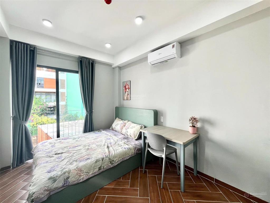Căn hộ ban công lớn, nhiều cửa sổ, máy giặt riêng, xa bếp ở bùi đình tuý gần uef hutech hiu vlu