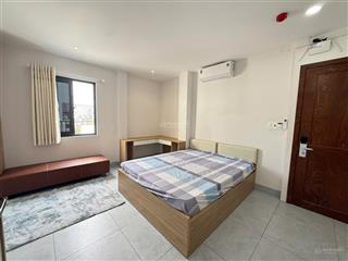 Căn hộ cửa sổ lớn, thang máy, máy giặt riêng, có bảo vệ ở bạch đằng bình thạnh gần uef hutech hiu