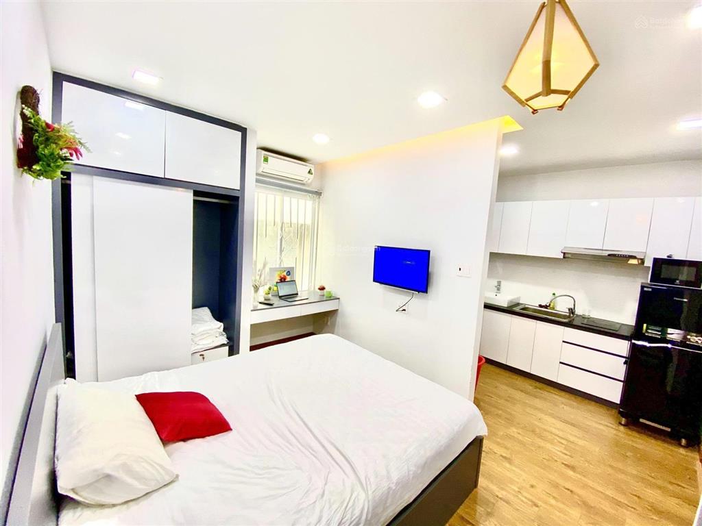 Cho thuê phòng tách bếp, cửa sổ lớn, full nội thất ở nguyễn cửu vân sát uth, hutech, uef, giá 5tr