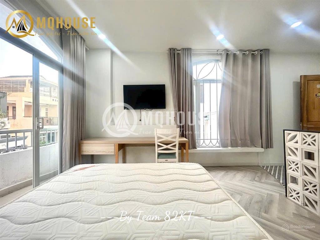 Căn hộ ban công lớn trương quốc dung tách bếp riêng, cửa sổ quanh phòng, full nội thất sát quận 1