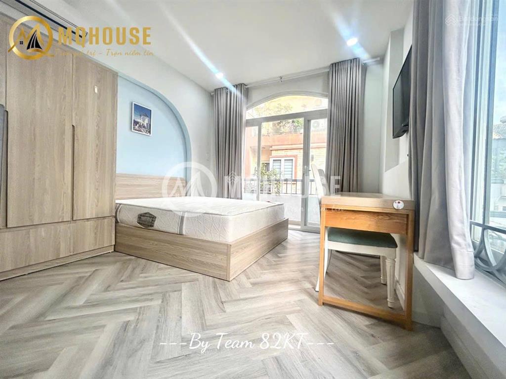 Căn hộ ban công lớn trương quốc dung tách bếp riêng, cửa sổ quanh phòng, full nội thất sát quận 1