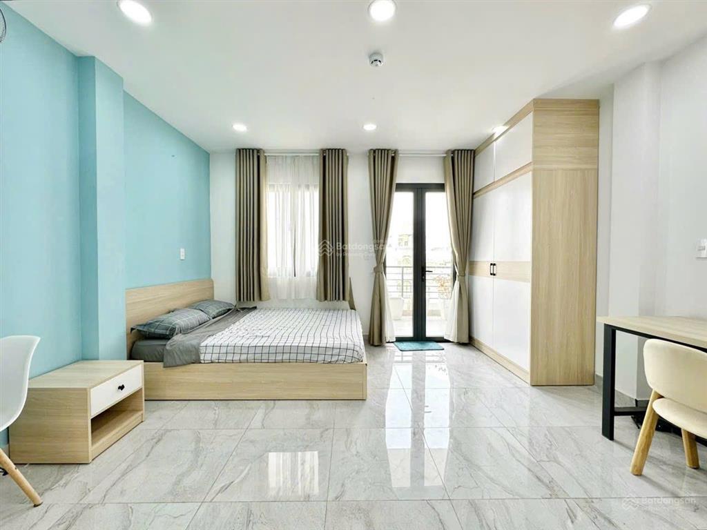 Cho thuê căn hộ thích quảng đức gần phan xích long, ban công lớn, máy giặt riêng gần tân định q1