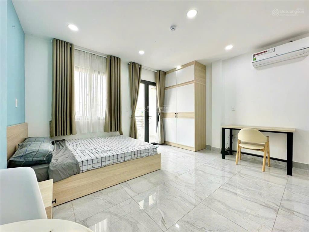 Cho thuê căn hộ thích quảng đức gần phan xích long, ban công lớn, máy giặt riêng gần tân định q1