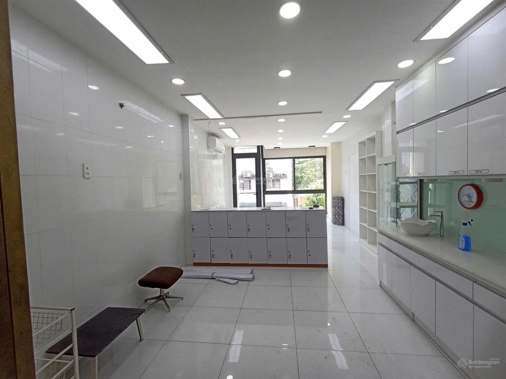 Chính chủ bán nhà mặt tiền nguyễn trãi quận 5, giáp quận 1, full nội thất, giá 29.5 tỷ