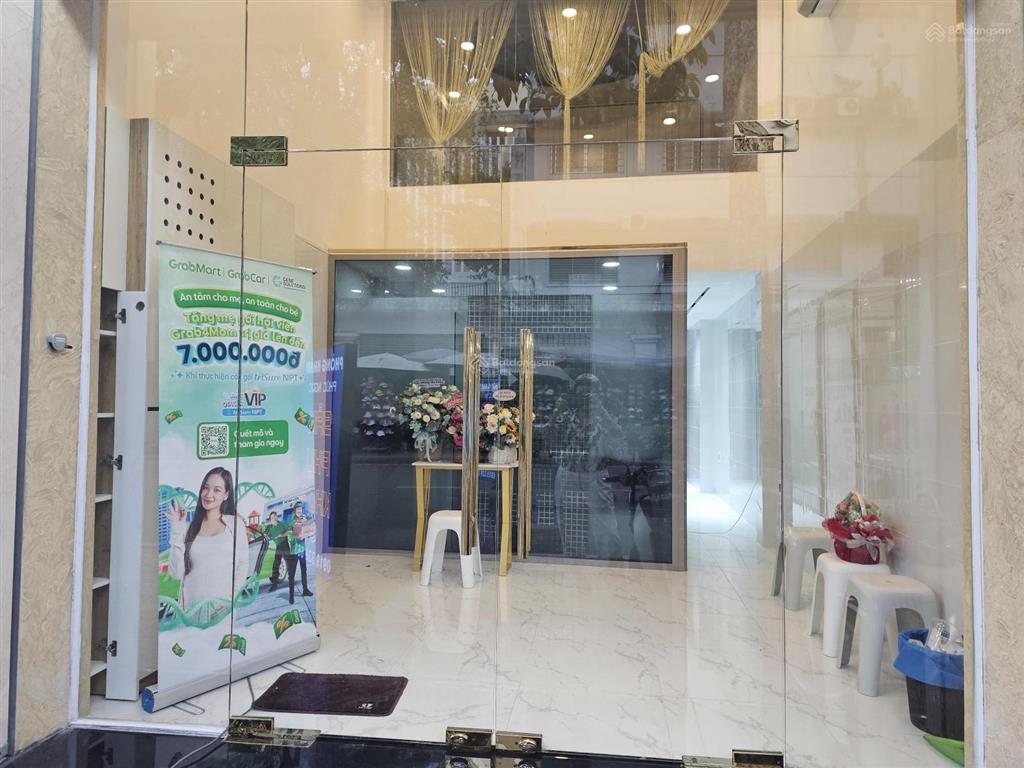 Chính chủ bán nhà mặt tiền nguyễn trãi quận 5, giáp quận 1, full nội thất, giá 29.5 tỷ