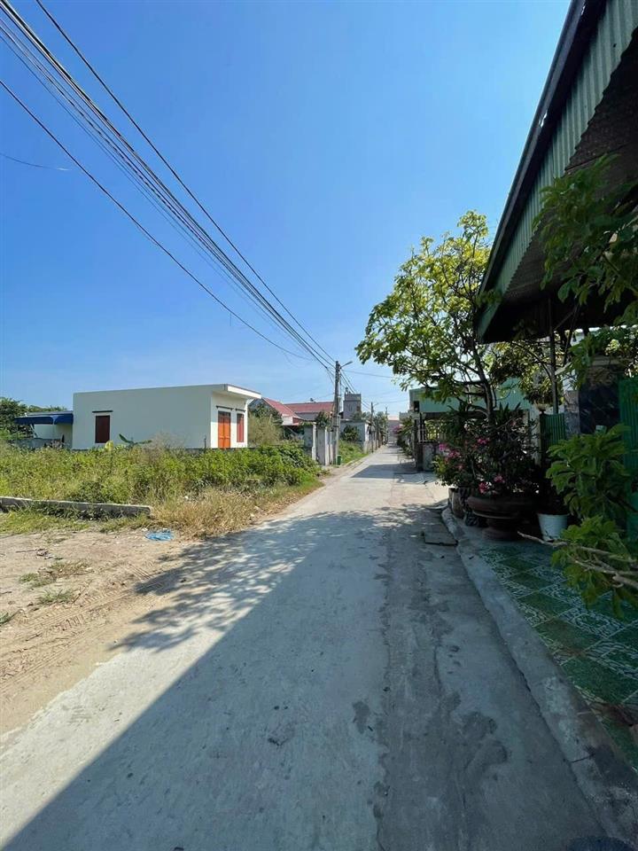 Giá 8xx triệu – Lô đất gần chợ Bàng La, ngõ bê tông ô tô vào, diện tích đẹp  ZALO 0567