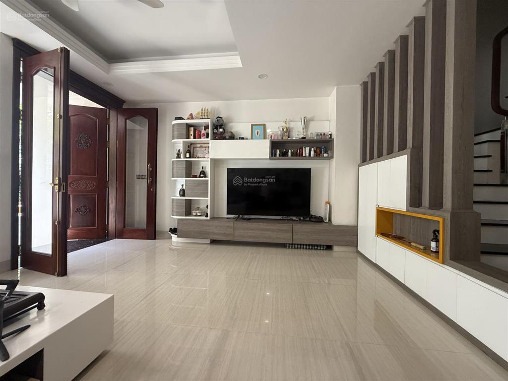 Cho thuê np đẹp tại khu đô thị him lam kênh tẻ, 60 triệu, 100m2, full nội thất