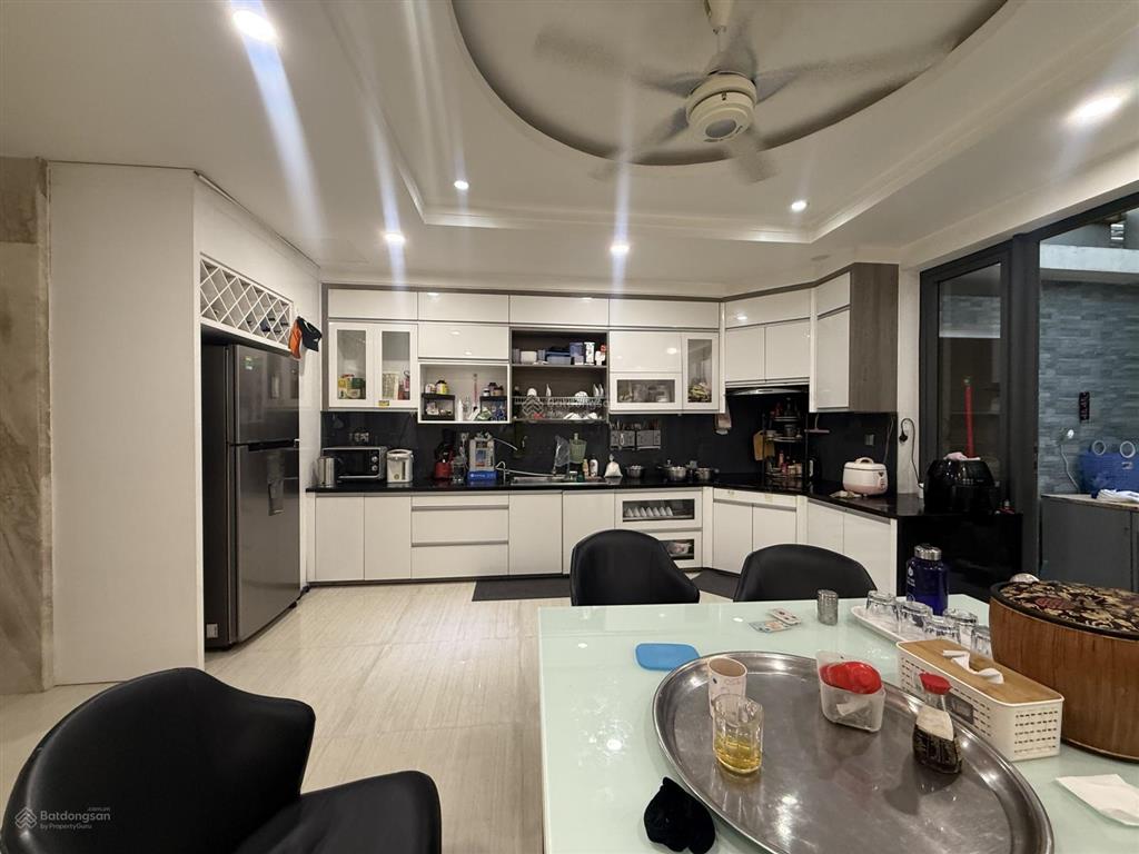 Cho thuê np đẹp tại khu đô thị him lam kênh tẻ, 60 triệu, 100m2, full nội thất