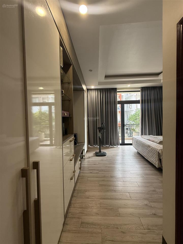 Cho thuê np đẹp tại khu đô thị him lam kênh tẻ, 60 triệu, 100m2, full nội thất