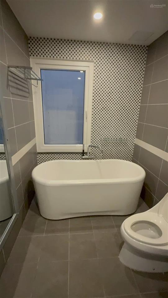 Cho thuê biệt thự luxury 150m2, khu đô thị him lam kênh tẻ, 75 triệu vnd