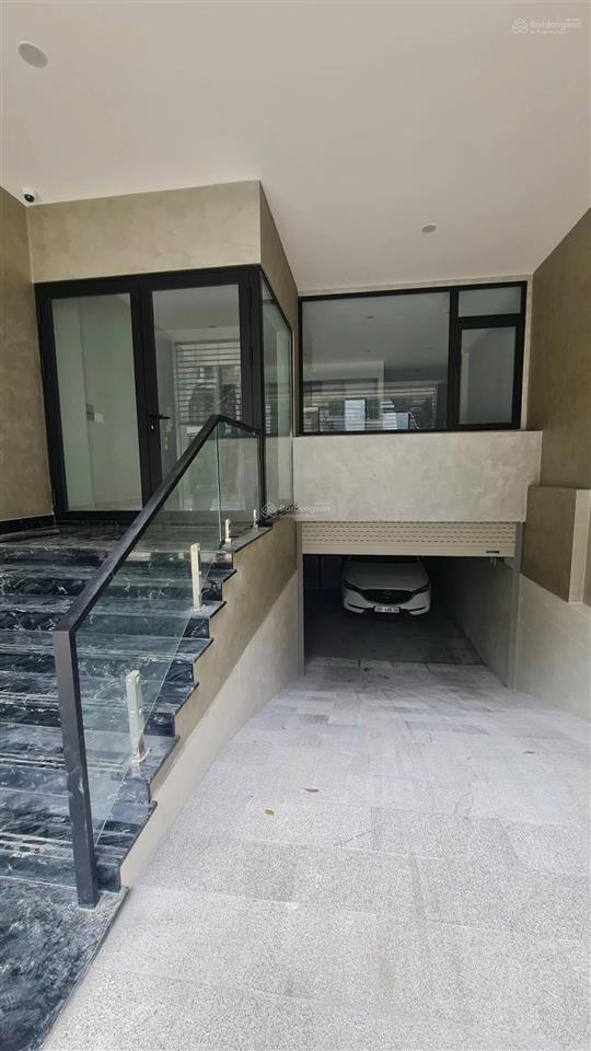 Cho thuê văn phòng tại đường số 65, quận 7, 70 triệu, 120m2, có thang máy