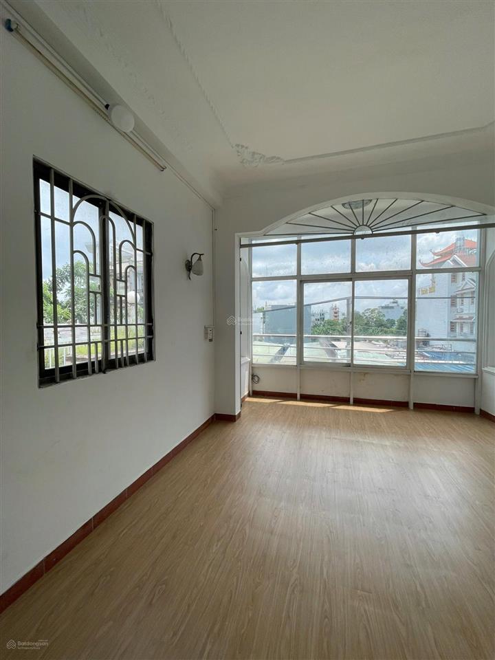 Kiếm đâu ra căn studio rộng thoáng cỡ này hả anh em