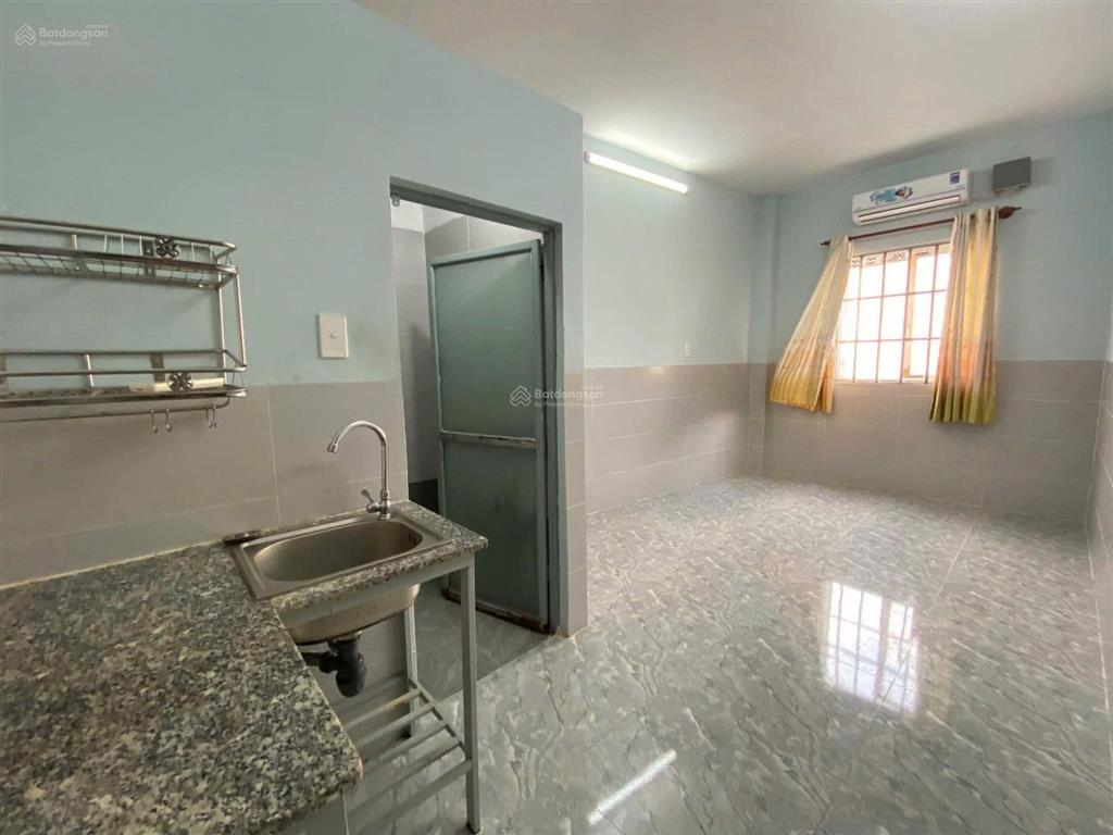 Studio cửa sổ to giá sinh viên
