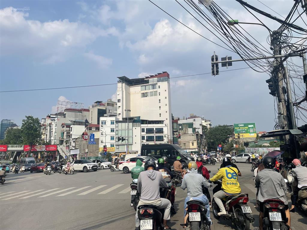 Mặt phố dt 73 m2, mt 5.5m 5t  lô góc  3 thoáng mặt sau là ngõ  thang máy  khu ẩm thực có 102