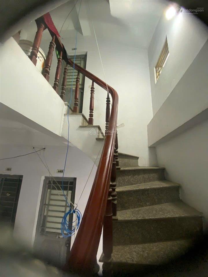 Nhà 3 tầng 9 phòng đang cho sv thuê 38m2 cửu việt ô tô đỗ cổng sát hv nông nghiệp, 5.9 tỷ