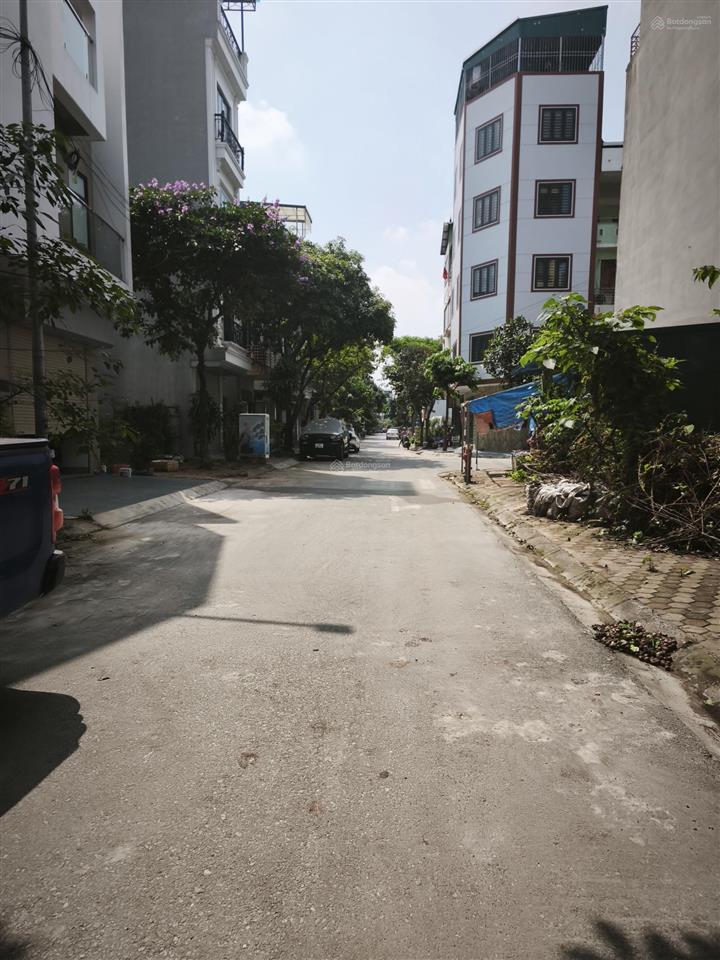 42m2 tđc trâu quỳ view vườn hoa phân lô vỉa hè 3 ô tô tránh kd gần hành chính công gia lâm 8.4 tỷ