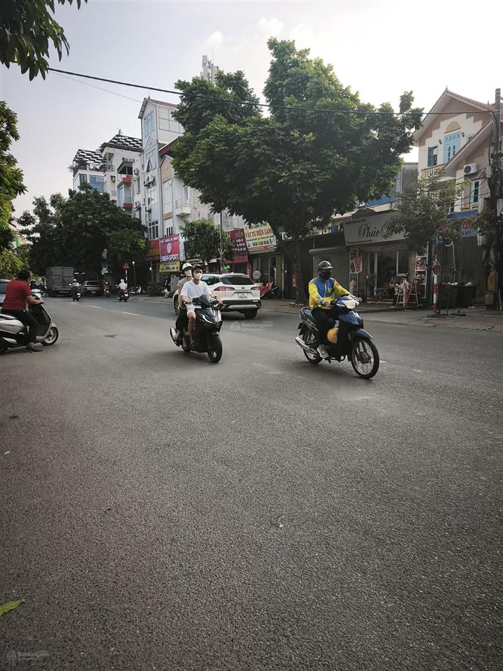 Cho thuê nhà 4 tầng kd mp nguyễn mậu tài gia lâm mt10m 23tr/1tháng