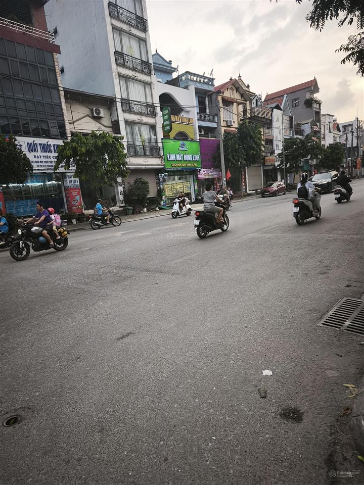 Cho thuê nhà 4 tầng mặt phố kd phố keo, 8tr/tháng