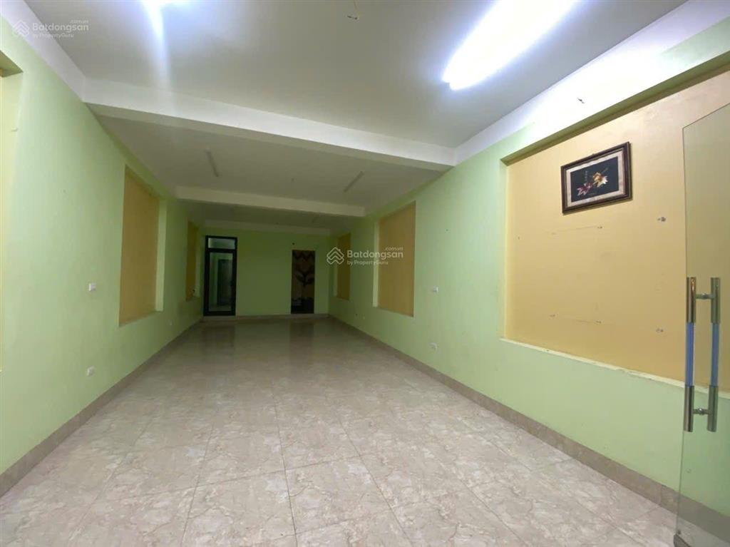 Cho thuê nhà 4 tầng mp kinh doanh đường ỷ lan đặng xá 12tr/th