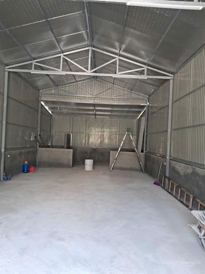 Cho thuê kho, xưởng cổ bi, gia lâm ô tô tránh vỉa hè điện 3 pha, giá 7.5tr/ tháng