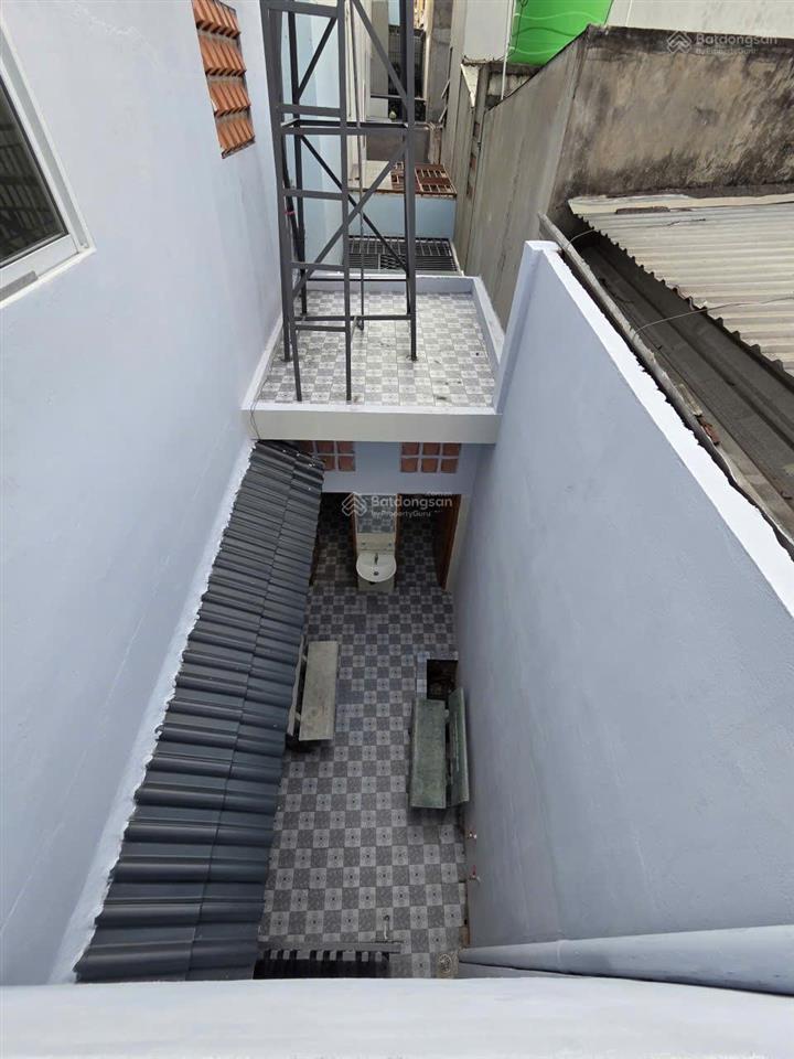 Bán nhà xưởng kết hợp nhà ở mới xây, tổng diện tích 230 m2, nở hậu 9.6 m