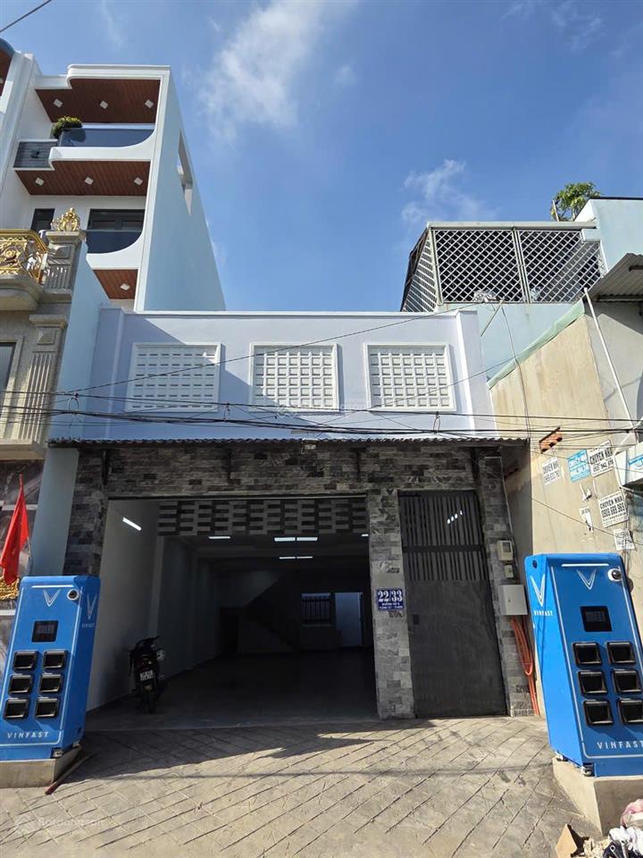 Bán nhà xưởng kết hợp nhà ở mới xây, tổng diện tích 230 m2, nở hậu 9.6 m