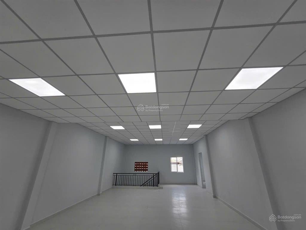Bán nhà xưởng kết hợp nhà ở mới xây, tổng diện tích 230 m2, nở hậu 9.6 m