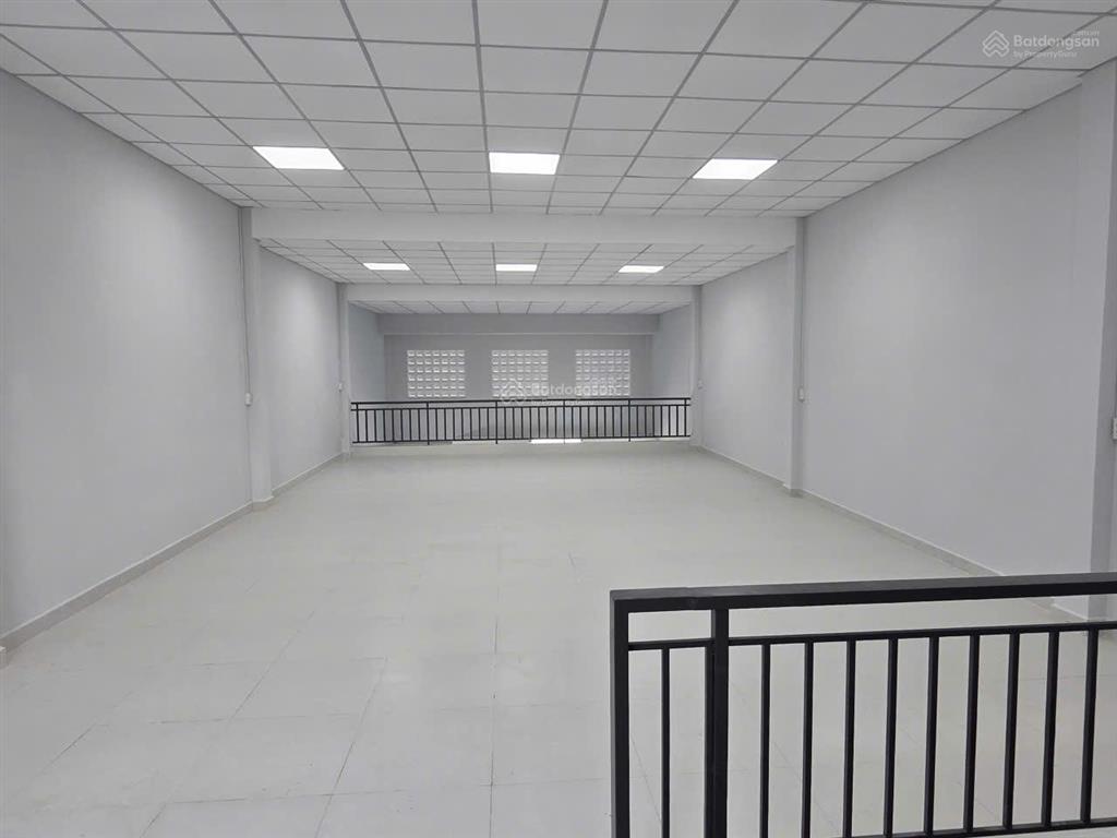 Bán nhà xưởng kết hợp nhà ở mới xây, tổng diện tích 230 m2, nở hậu 9.6 m