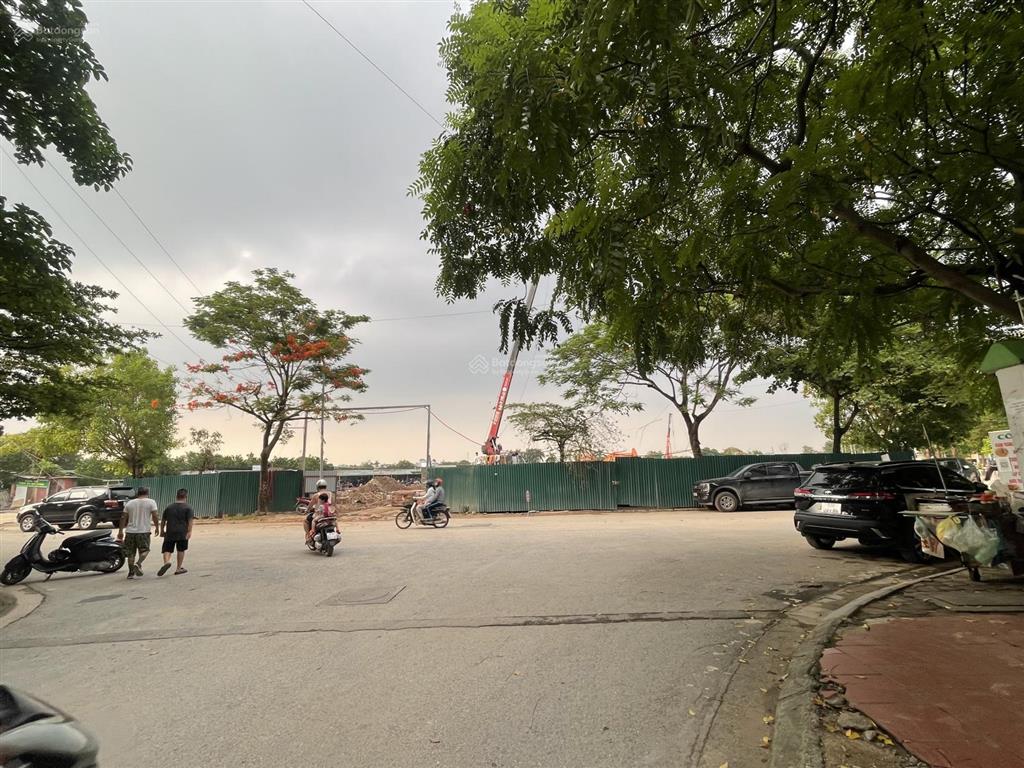 Cực hiếm  đối diện cổng phụ đh tài nguyên môi trường  đón đầu quy hoạch hoàng quốc việt kéo dài