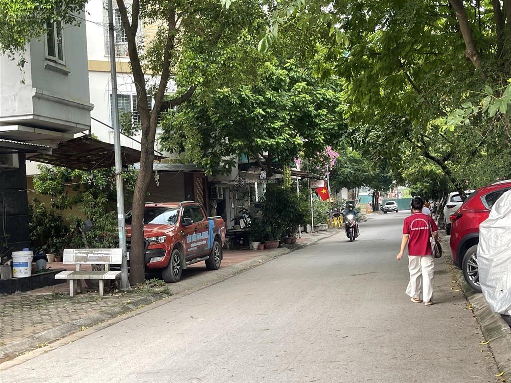 Cực hiếm  đối diện cổng phụ đh tài nguyên môi trường  đón đầu quy hoạch hoàng quốc việt kéo dài
